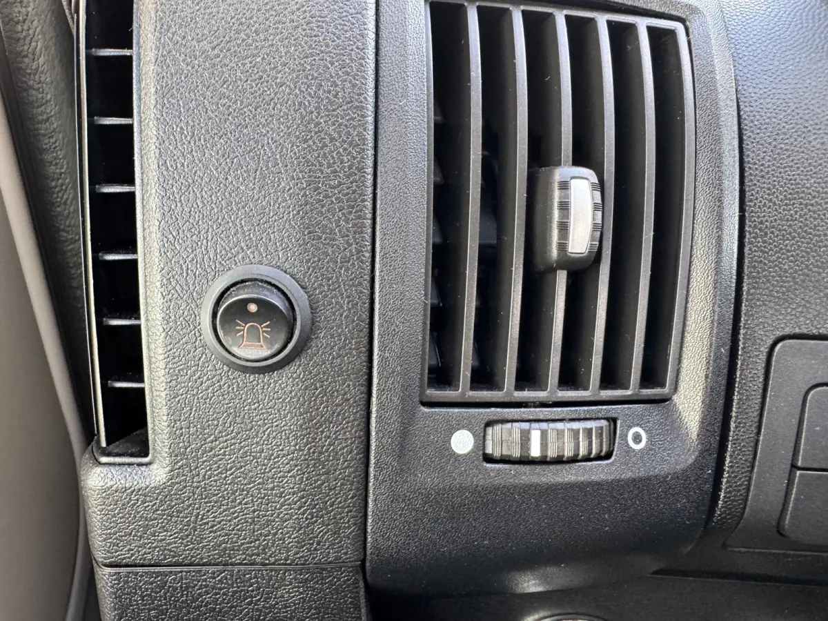 333 * Euro 6 * Pick-up * Airco * Bijrijdersbank * Open laadbak *