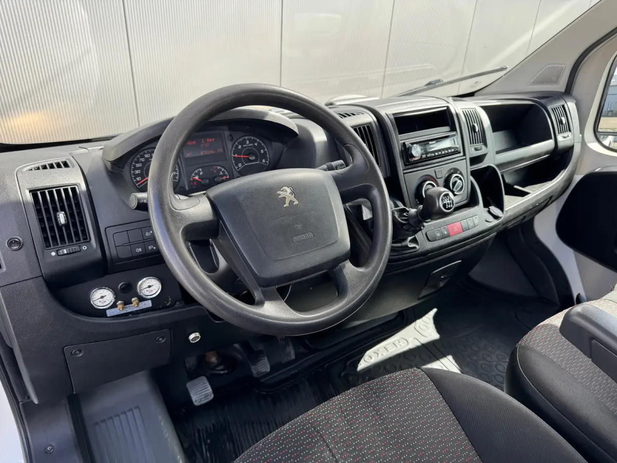 333 * Euro 6 * Pick-up * Airco * Bijrijdersbank * Open laadbak *