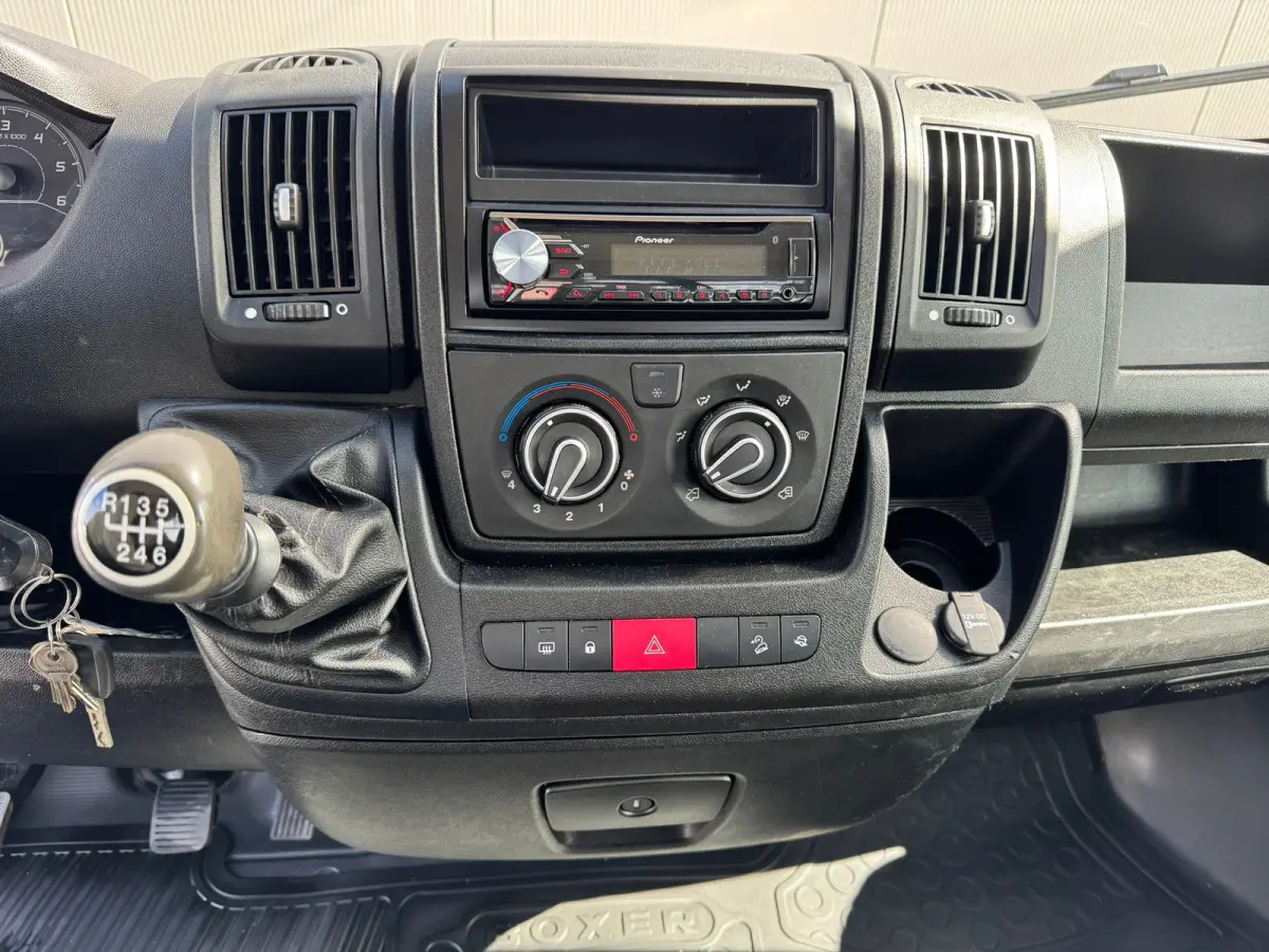 333 * Euro 6 * Pick-up * Airco * Bijrijdersbank * Open laadbak *