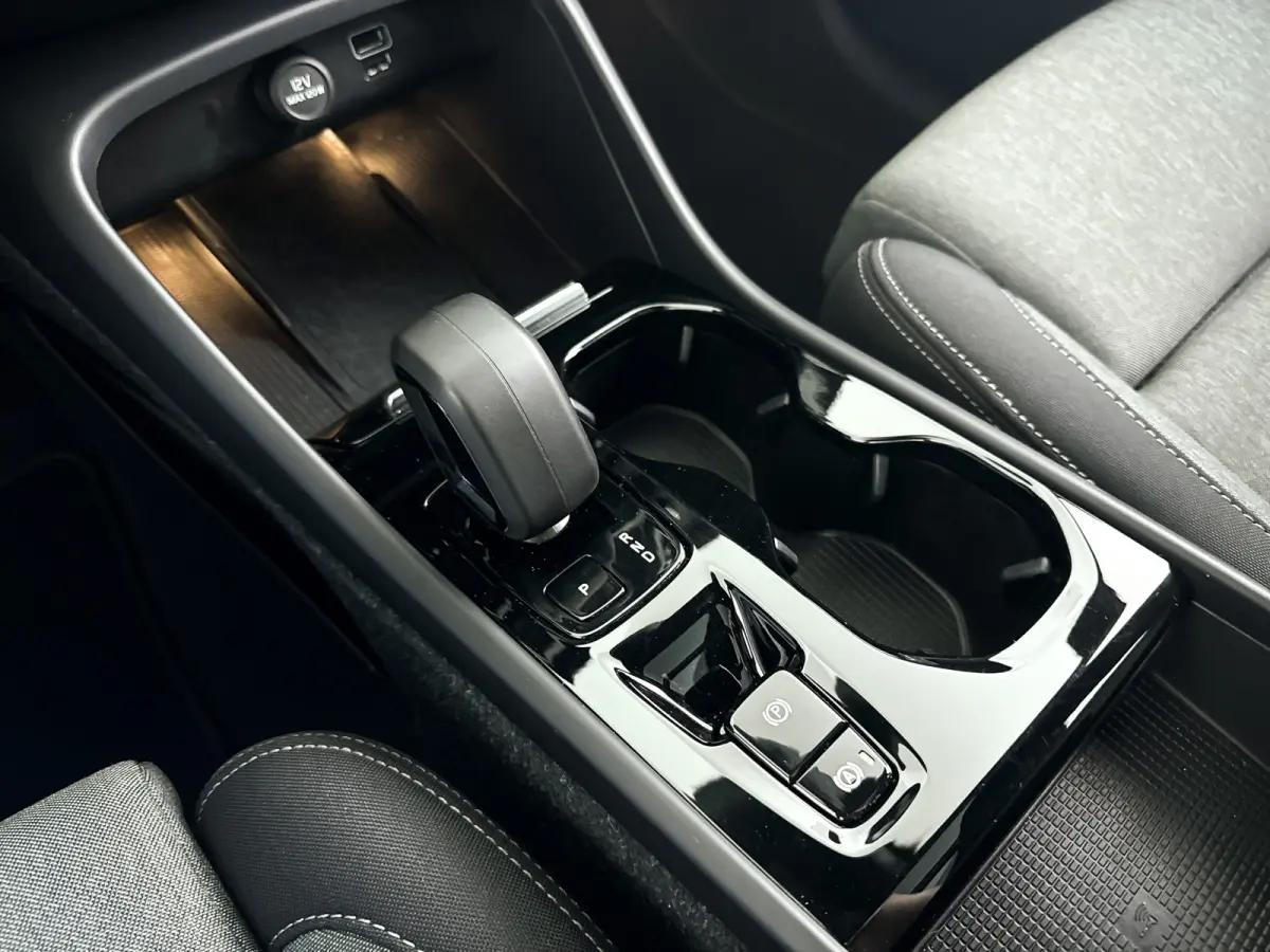 T4 Plug-in hybrid Ultimate Dark | Panoramadak | Parkeercamera | Harman Kardon | Stoel- en stuurverwarming