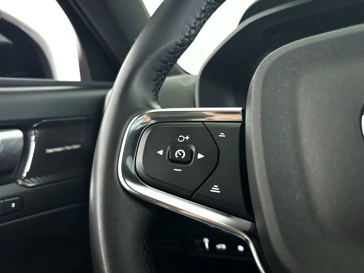T4 Plug-in hybrid Ultimate Dark | Panoramadak | Parkeercamera | Harman Kardon | Stoel- en stuurverwarming