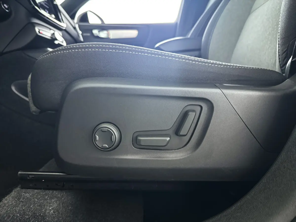 T4 Plug-in hybrid Ultimate Dark | Panoramadak | Parkeercamera | Harman Kardon | Stoel- en stuurverwarming