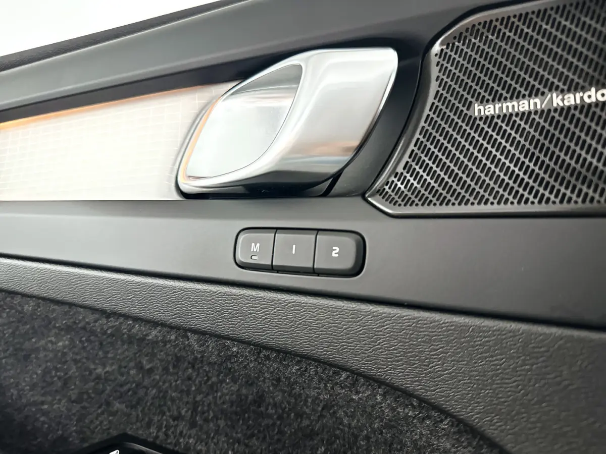 T4 Plug-in hybrid Ultimate Dark | Panoramadak | Parkeercamera | Harman Kardon | Stoel- en stuurverwarming