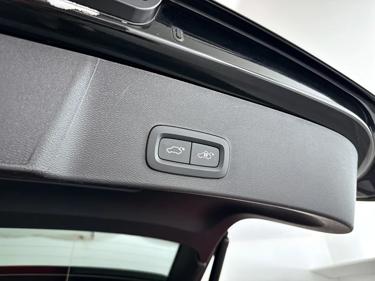 Single Motor Extended Range Plus Black Ed. 82 kWh | 360° camera | Harman Kardon | Stoel- en stuurverwarming