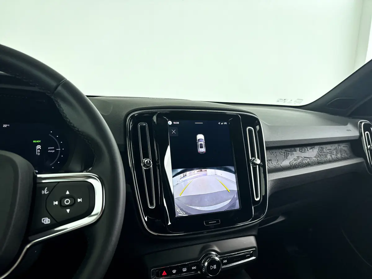 Single Motor Extended Range Plus 82 kWh | Parkeercamera | Harman Kardon | Stoel- en stuurverwarming | Trekhaak