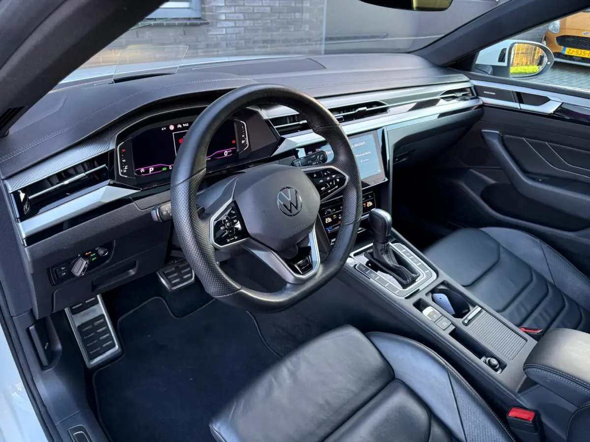 2.0 TDI R-Line Business+ | 1E EIGENAAR | 3/6/12MND GARANTIE | AUTOMAAT | PANO | ACC | LED | STANDKACHEL | DAB | CARPLAY | LEDER | MEMORY