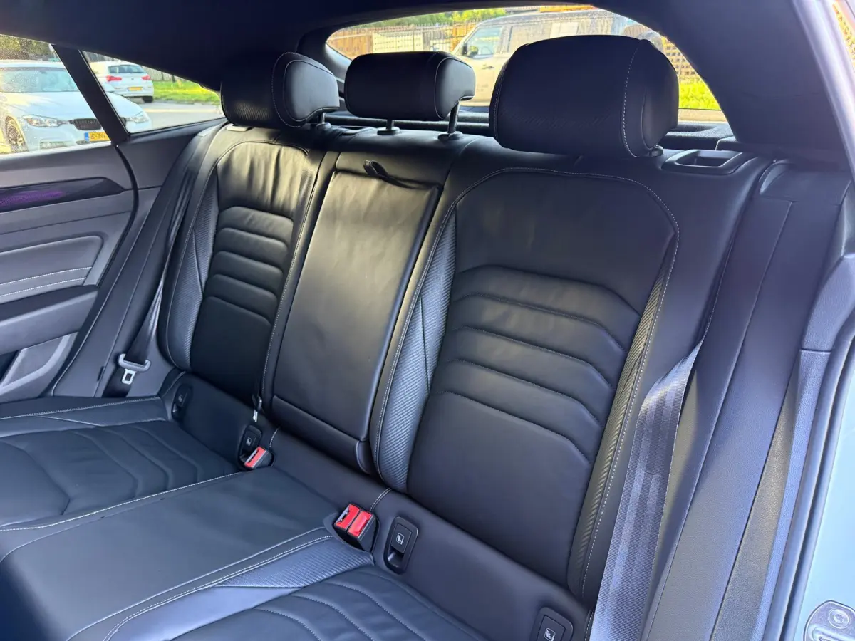 2.0 TDI R-Line Business+ | 1E EIGENAAR | 3/6/12MND GARANTIE | AUTOMAAT | PANO | ACC | LED | STANDKACHEL | DAB | CARPLAY | LEDER | MEMORY