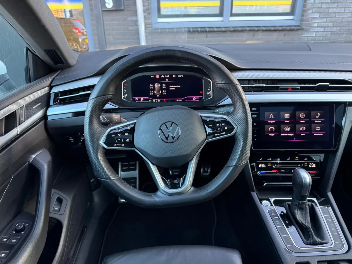 2.0 TDI R-Line Business+ | 1E EIGENAAR | 3/6/12MND GARANTIE | AUTOMAAT | PANO | ACC | LED | STANDKACHEL | DAB | CARPLAY | LEDER | MEMORY