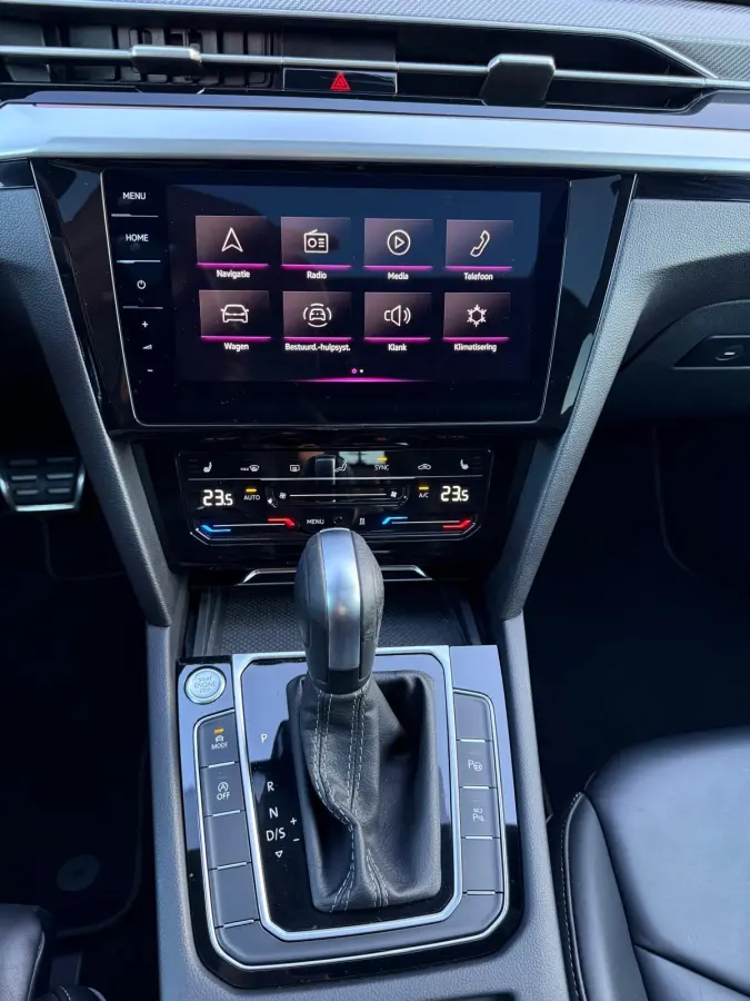 2.0 TDI R-Line Business+ | 1E EIGENAAR | 3/6/12MND GARANTIE | AUTOMAAT | PANO | ACC | LED | STANDKACHEL | DAB | CARPLAY | LEDER | MEMORY