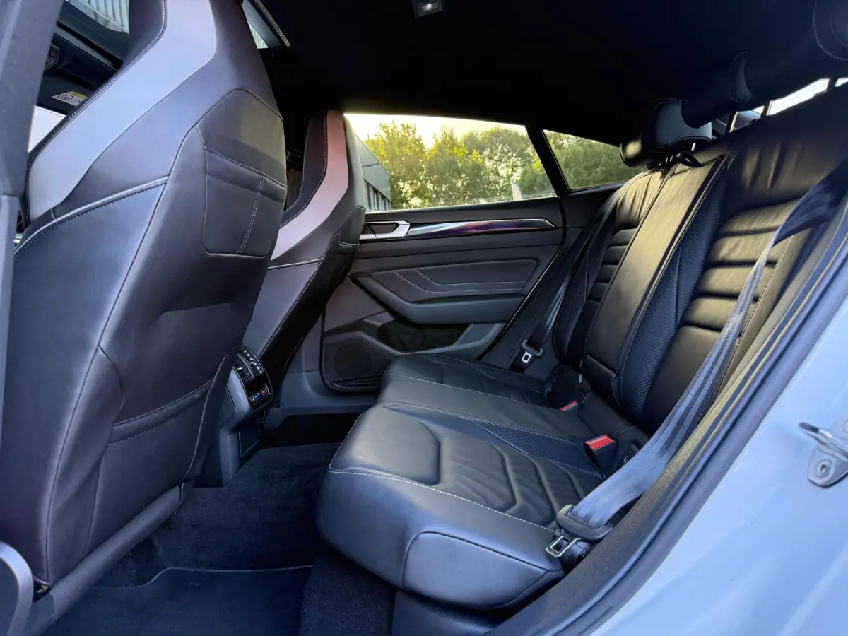 2.0 TDI R-Line Business+ | 1E EIGENAAR | 3/6/12MND GARANTIE | AUTOMAAT | PANO | ACC | LED | STANDKACHEL | DAB | CARPLAY | LEDER | MEMORY