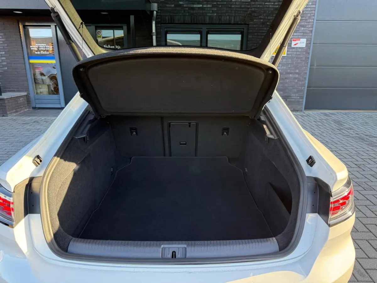 2.0 TDI R-Line Business+ | 1E EIGENAAR | 3/6/12MND GARANTIE | AUTOMAAT | PANO | ACC | LED | STANDKACHEL | DAB | CARPLAY | LEDER | MEMORY