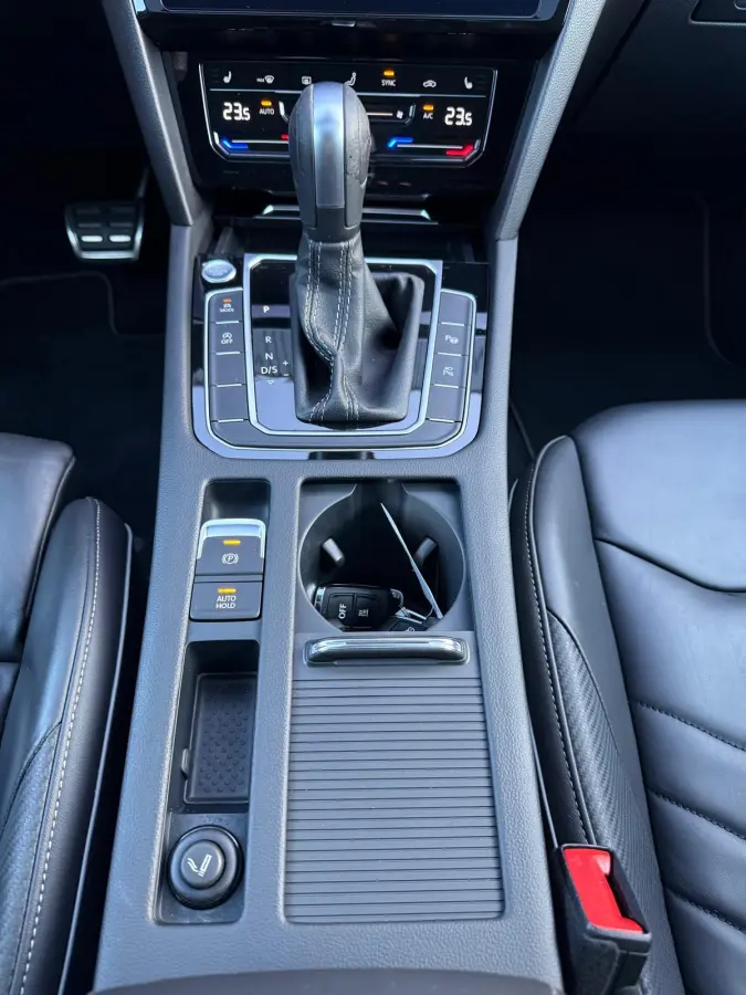 2.0 TDI R-Line Business+ | 1E EIGENAAR | 3/6/12MND GARANTIE | AUTOMAAT | PANO | ACC | LED | STANDKACHEL | DAB | CARPLAY | LEDER | MEMORY
