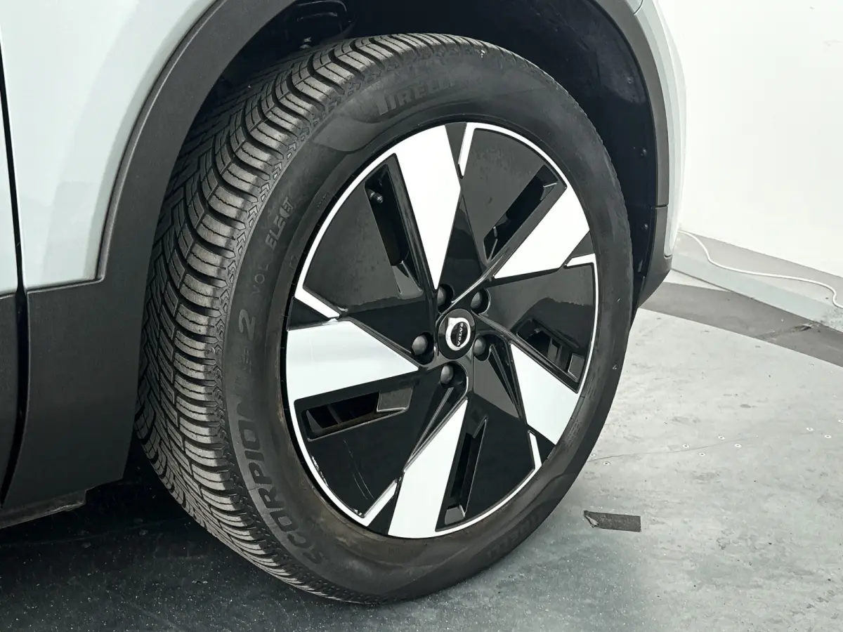 Single Motor Extended Range Plus 82 kWh | Parkeercamera | Harman Kardon | Stoel- en stuurverwarming | Trekhaak