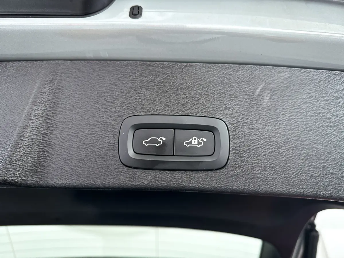 Single Motor Extended Range Plus 82 kWh | Parkeercamera | Harman Kardon | Stoel- en stuurverwarming | Trekhaak