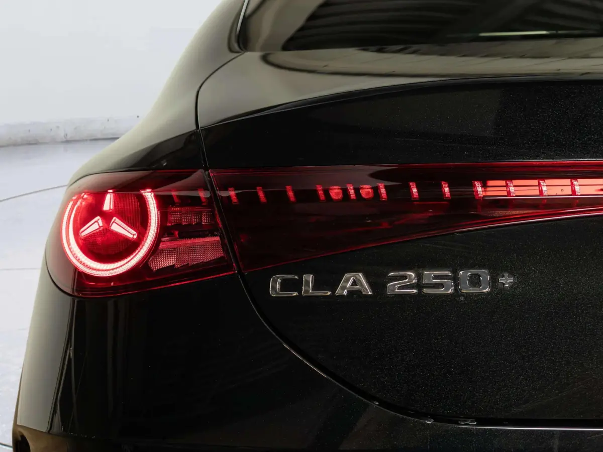 Limousine 250+ Launch Edition 85.5 kWh