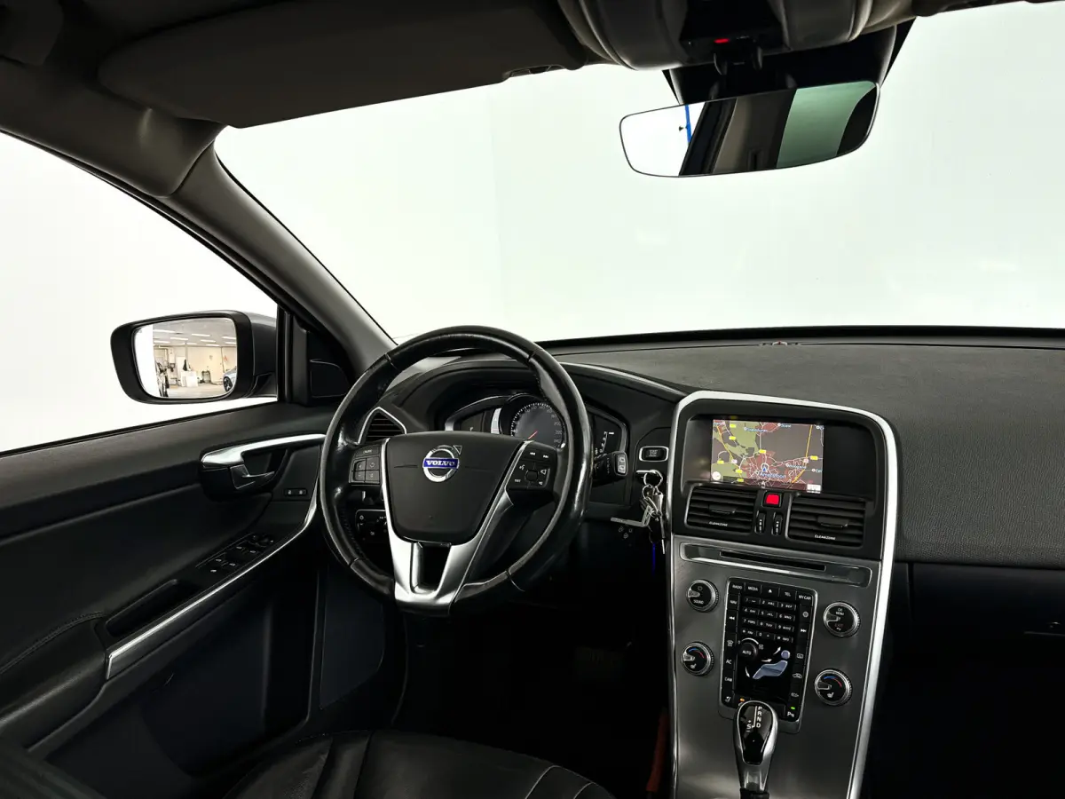 2.0 T5 FWD Polar+ | Panoramadak | Parkeercamera | Stoelverwarming