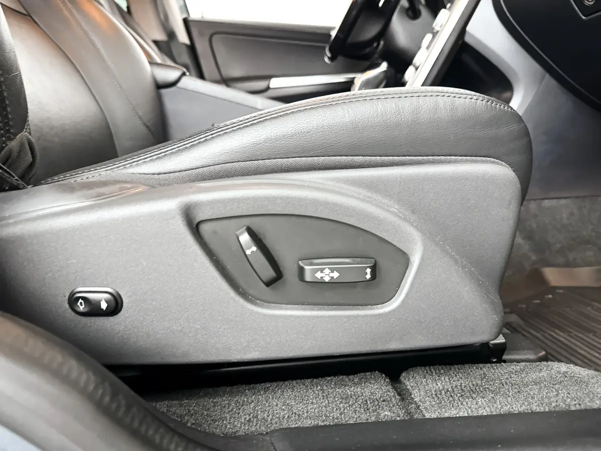 2.0 T5 FWD Polar+ | Panoramadak | Parkeercamera | Stoelverwarming