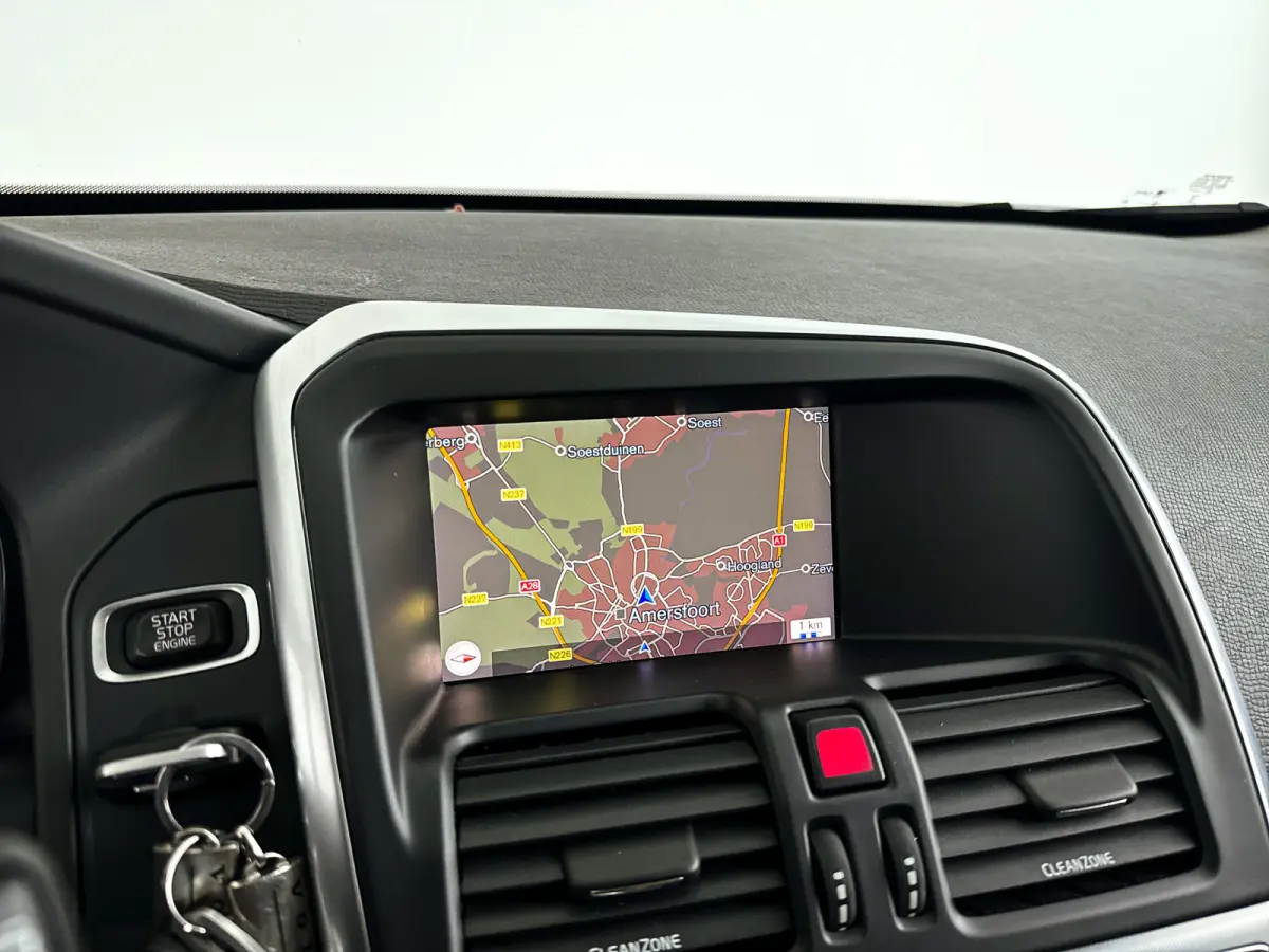 2.0 T5 FWD Polar+ | Panoramadak | Parkeercamera | Stoelverwarming