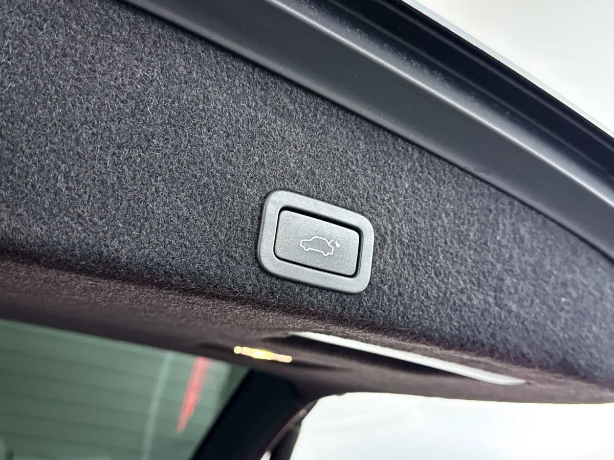 2.0 T5 FWD Polar+ | Panoramadak | Parkeercamera | Stoelverwarming