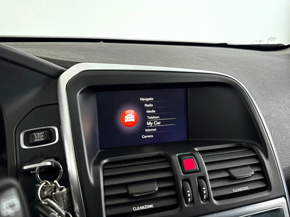 2.0 T5 FWD Polar+ | Panoramadak | Parkeercamera | Stoelverwarming
