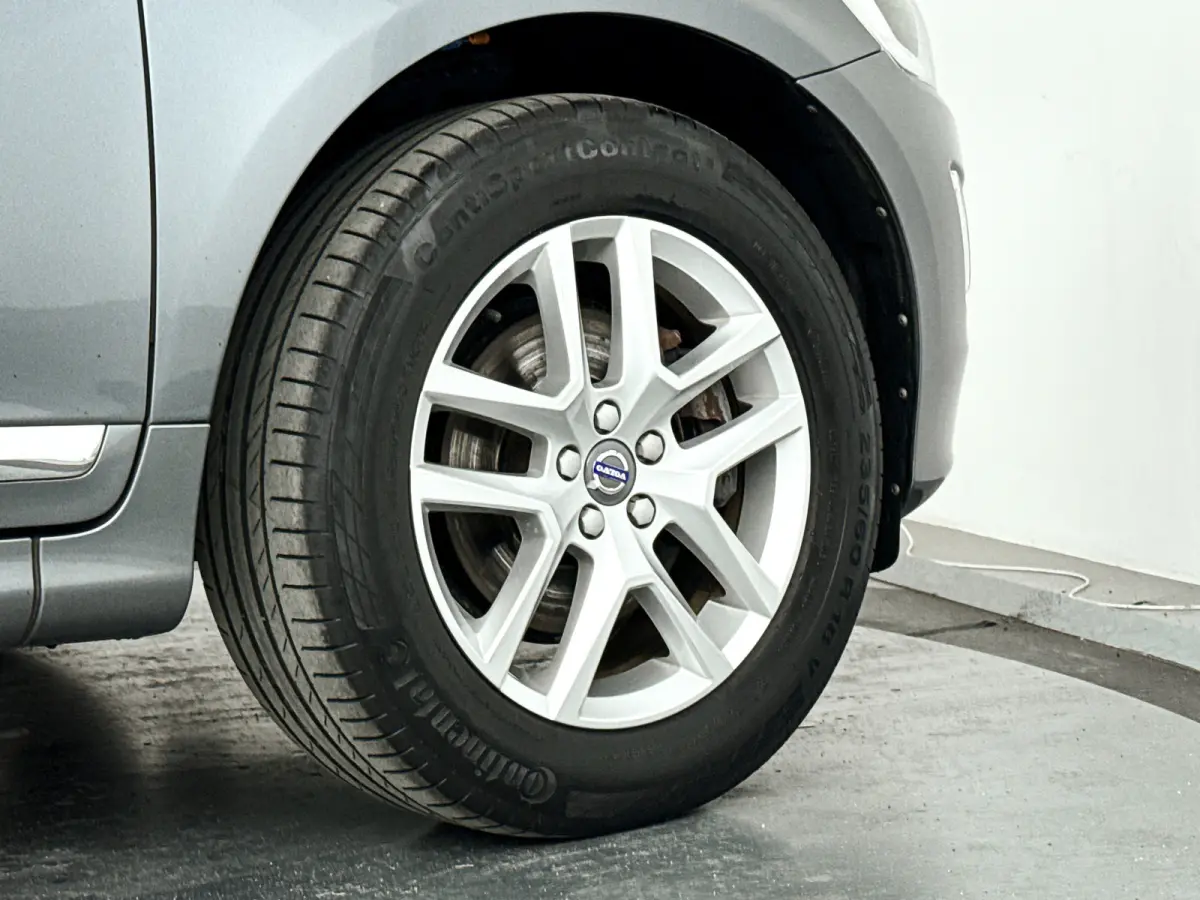 2.0 T5 FWD Polar+ | Panoramadak | Parkeercamera | Stoelverwarming