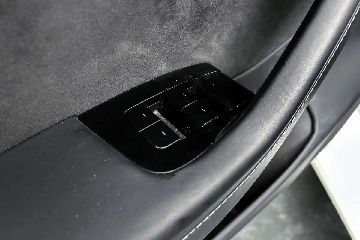 Long Range AWD 75 kWh | S.O.H. 90% | Lederen bekleding | Rondomzicht camera