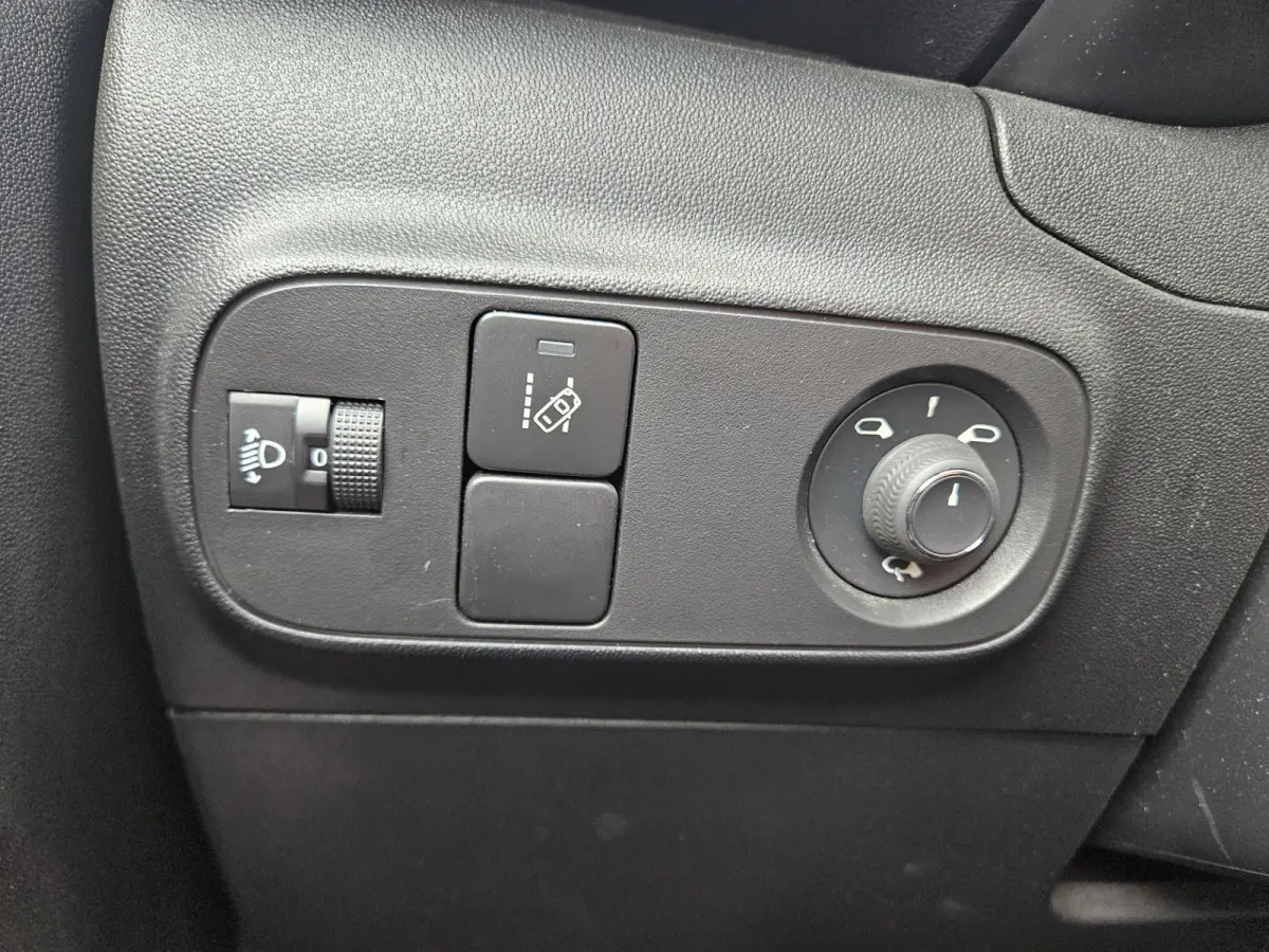 1.2 PureTech S&S Feel Edition Carplay! Trekhaak! Airco! Cruise Control! Leuke/Nette Auto! Dealer Onderhouden!