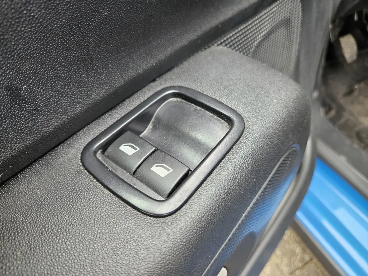1.2 PureTech S&S Feel Edition Carplay! Trekhaak! Airco! Cruise Control! Leuke/Nette Auto! Dealer Onderhouden!