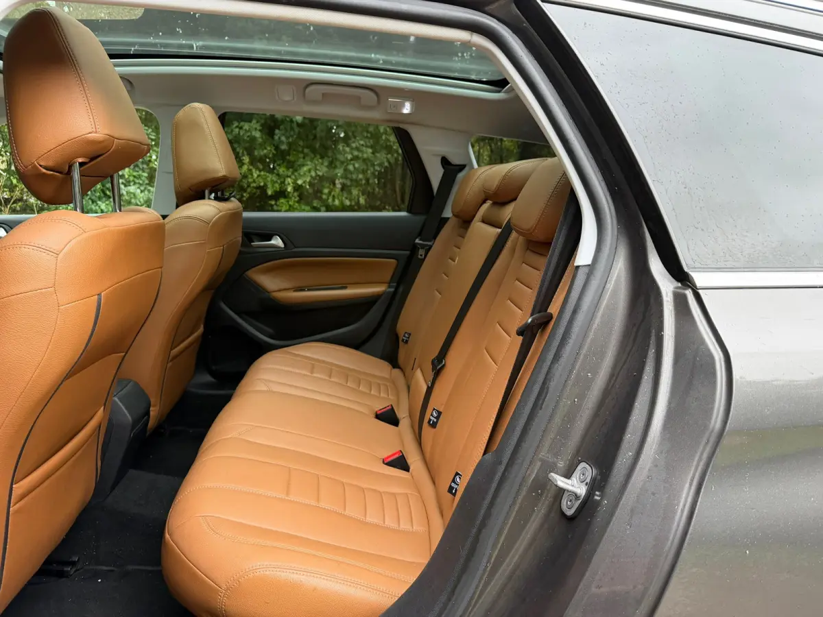 1.2 PureTech Blue Lease Premium | Cruise control + NAP + Leder Nu € 7.950,- !!!