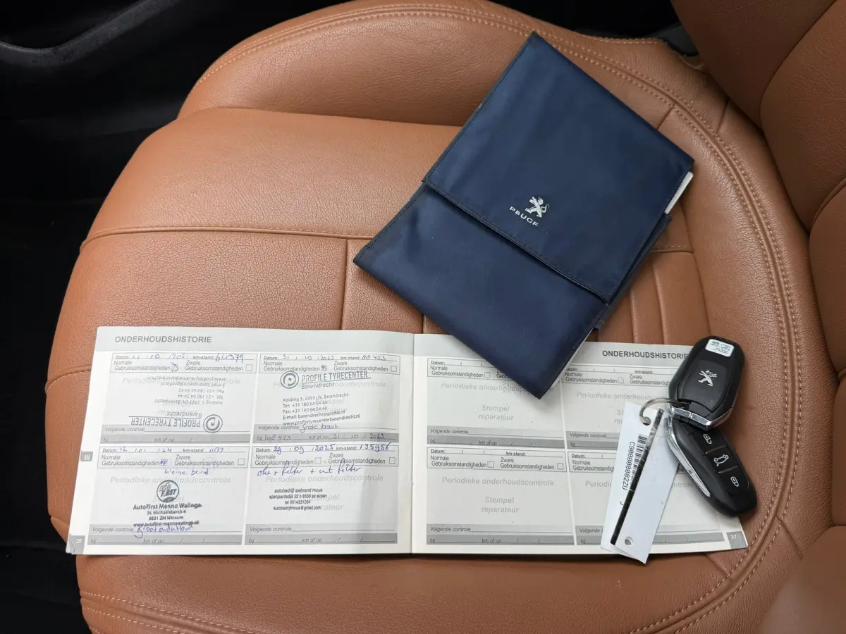 1.2 PureTech Blue Lease Premium | Cruise control + NAP + Leder Nu € 7.950,- !!!