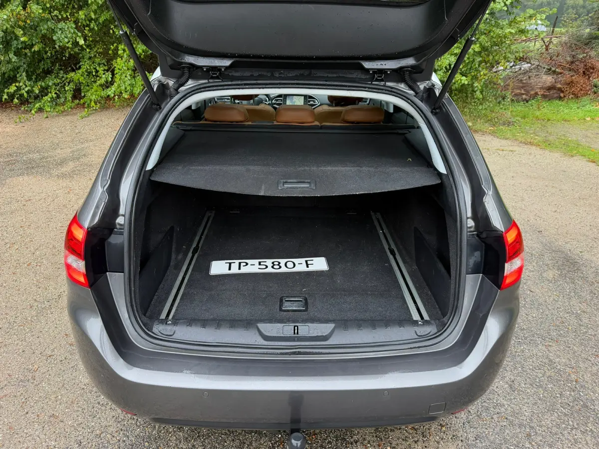 1.2 PureTech Blue Lease Premium | Cruise control + NAP + Leder Nu € 7.950,- !!!