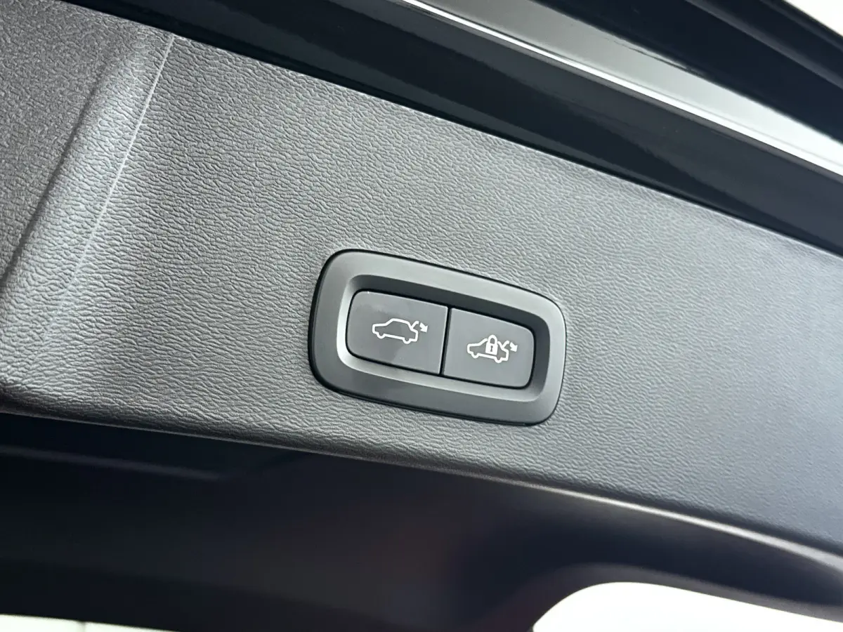 Single Motor Extended Range Plus 82 kWh | Parkeercamera | Stoel- en stuurverwarming | Trekhaak