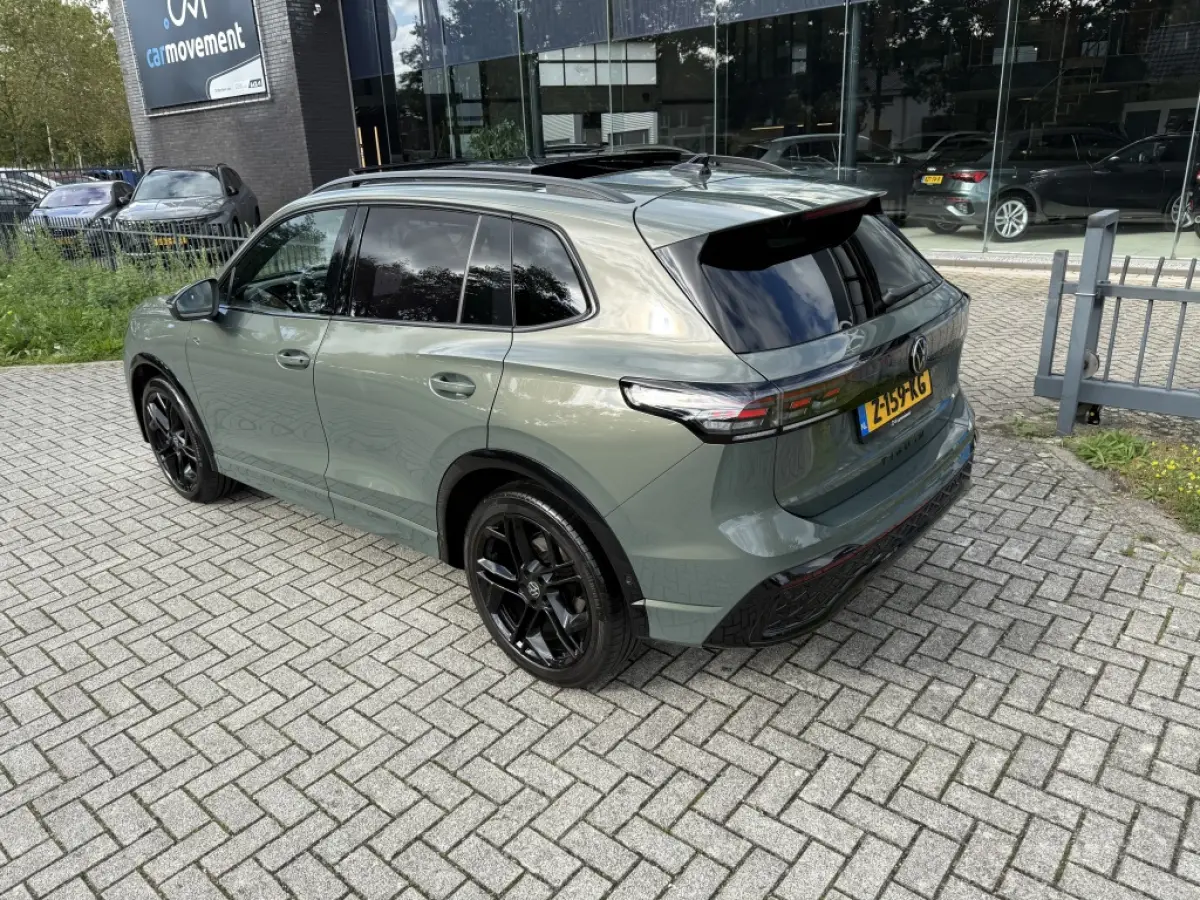 1.5 eTSI R-Line | Pano | Black pakket | 360 ° | Dealeronderhouden | NL auto