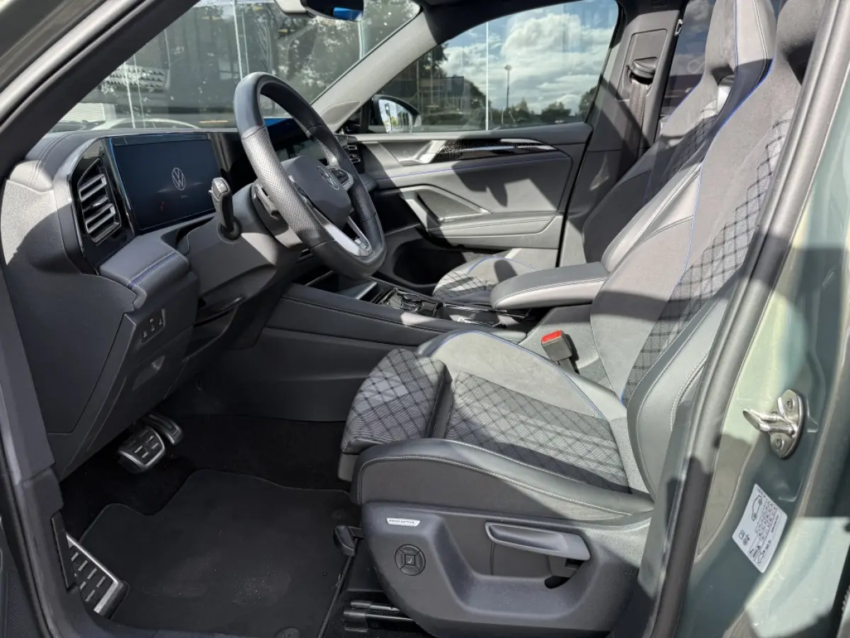 1.5 eTSI R-Line | Pano | Black pakket | 360 ° | Dealeronderhouden | NL auto