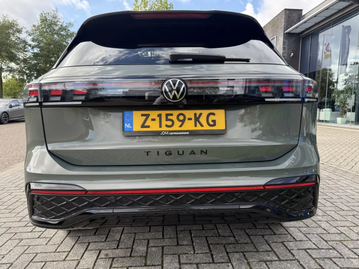 1.5 eTSI R-Line | Pano | Black pakket | 360 ° | Dealeronderhouden | NL auto