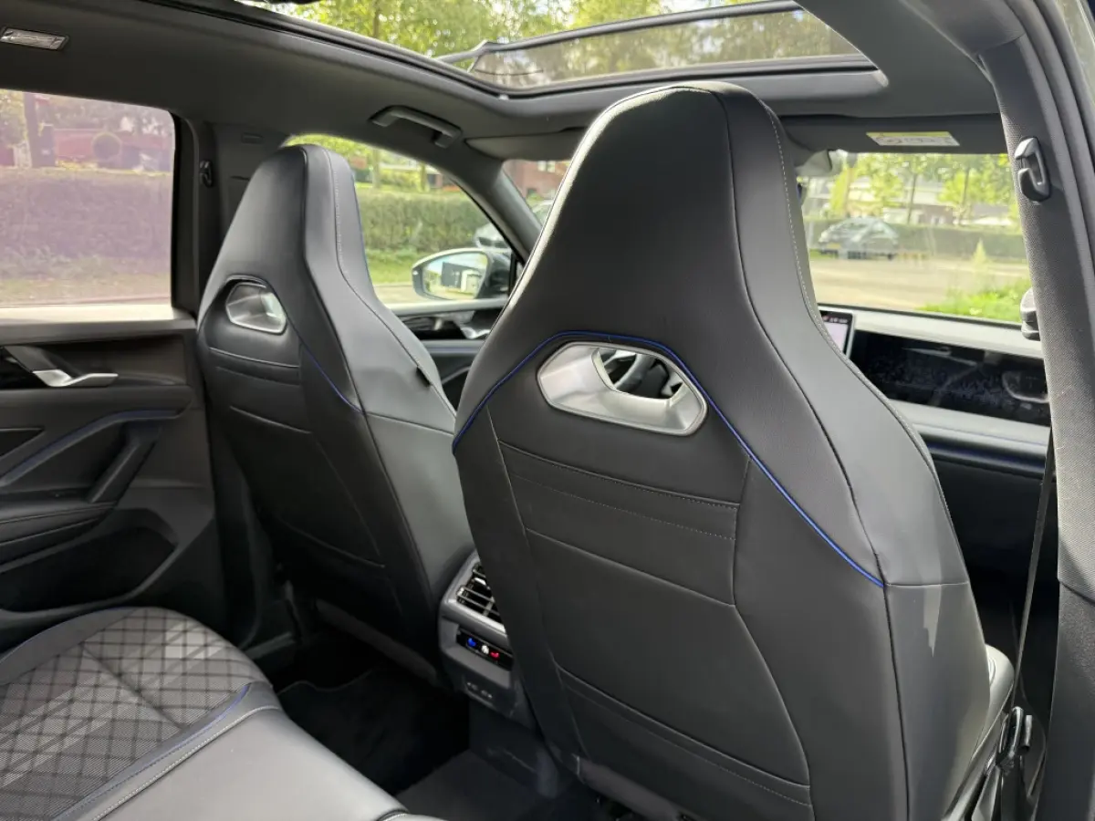 1.5 eTSI R-Line | Pano | Black pakket | 360 ° | Dealeronderhouden | NL auto