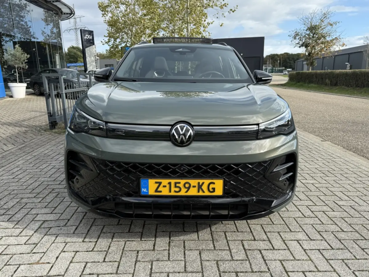 1.5 eTSI R-Line | Pano | Black pakket | 360 ° | Dealeronderhouden | NL auto