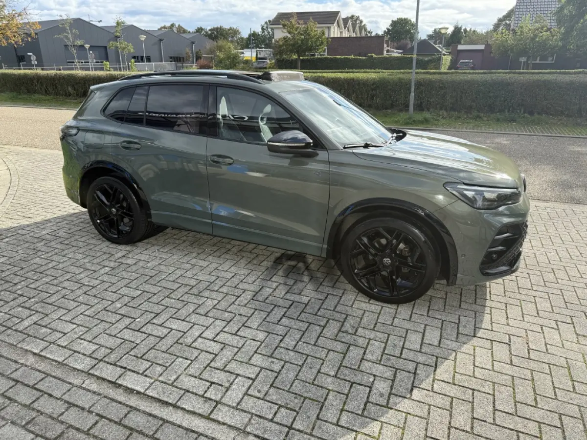 1.5 eTSI R-Line | Pano | Black pakket | 360 ° | Dealeronderhouden | NL auto
