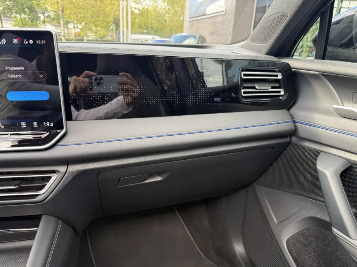 1.5 eTSI R-Line | Pano | Black pakket | 360 ° | Dealeronderhouden | NL auto
