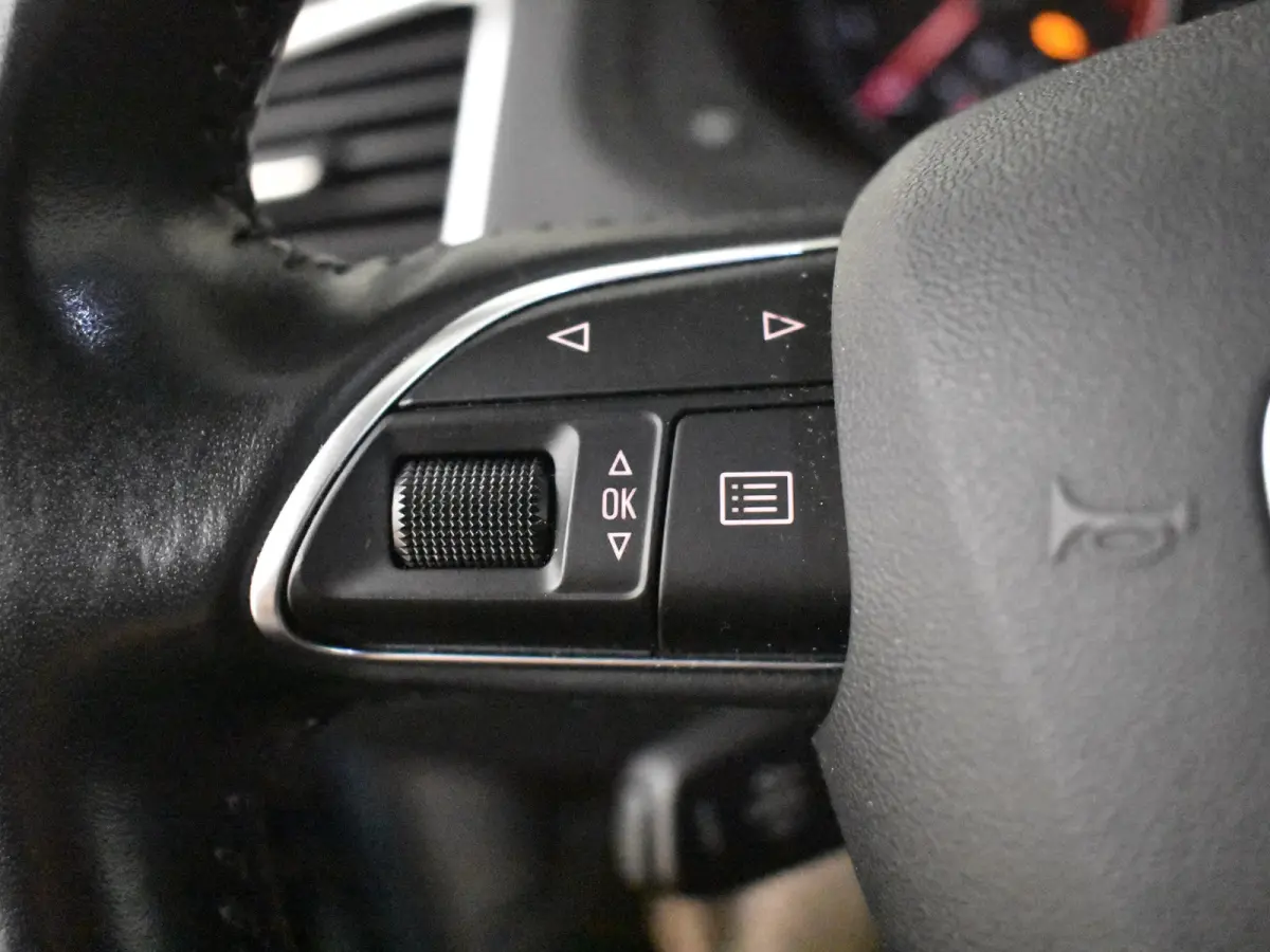 1.4 TFSI CoD Auto Advance l Afn. Trekhaak l Parkeersensoren v en a l Navigatie l Xenon l Lm-velgen l Metallic lak l Cr Control ;