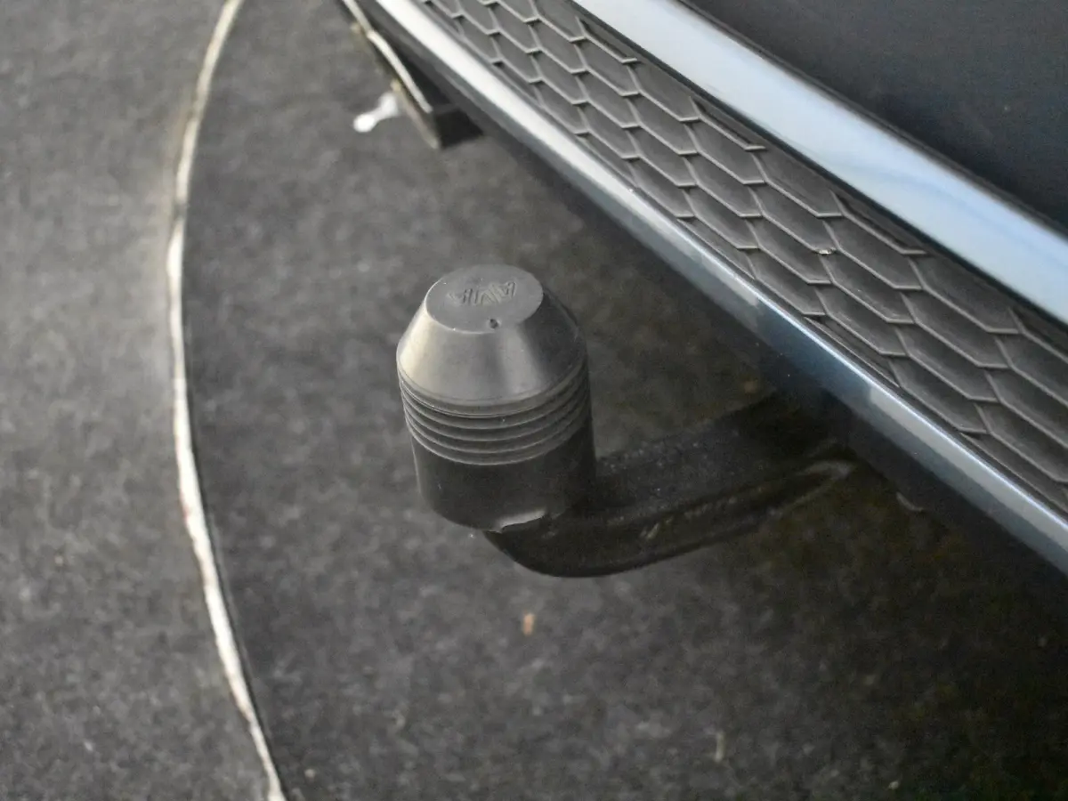 1.4 TFSI CoD Auto Advance l Afn. Trekhaak l Parkeersensoren v en a l Navigatie l Xenon l Lm-velgen l Metallic lak l Cr Control ;