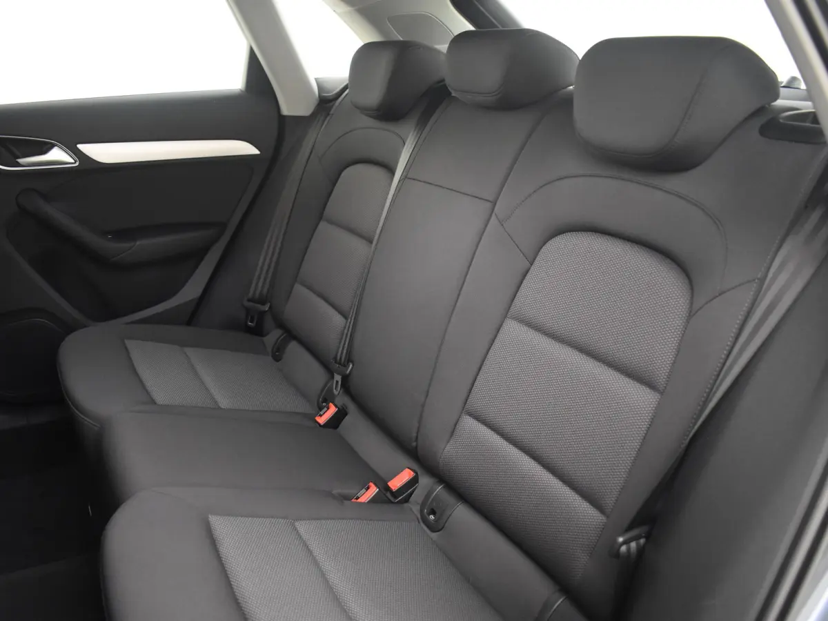 1.4 TFSI CoD Auto Advance l Afn. Trekhaak l Parkeersensoren v en a l Navigatie l Xenon l Lm-velgen l Metallic lak l Cr Control ;