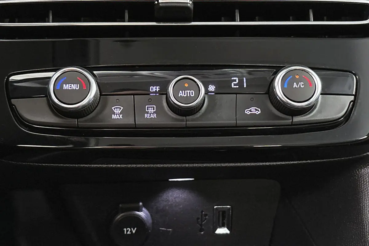 1.2 Elegance Trekhaak Navi Camera Keyless Apple CarPlay
