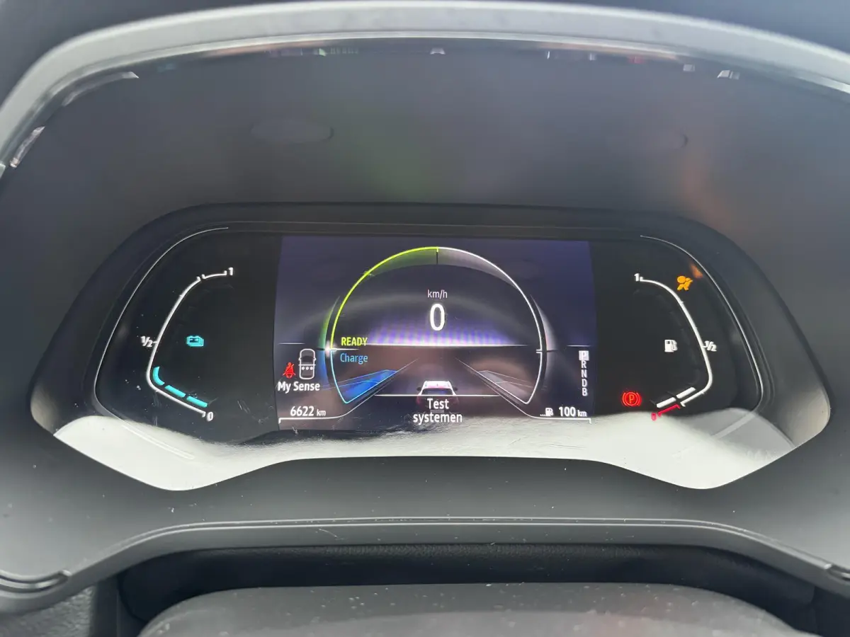 1.6 E-Tech 145 Techno 6.619km!!