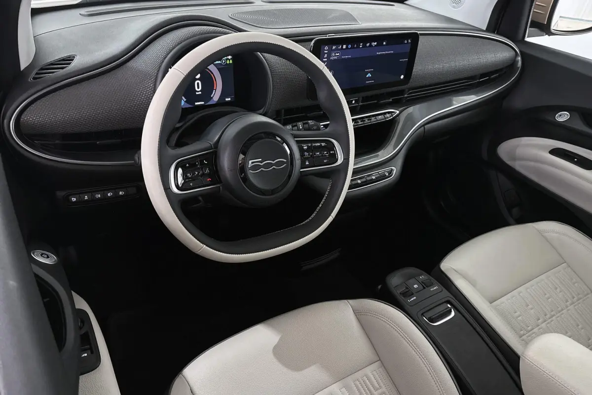 La Prima 42 kWh Pano Leder Stoelverwarming JBL Camera Apple CarPlay