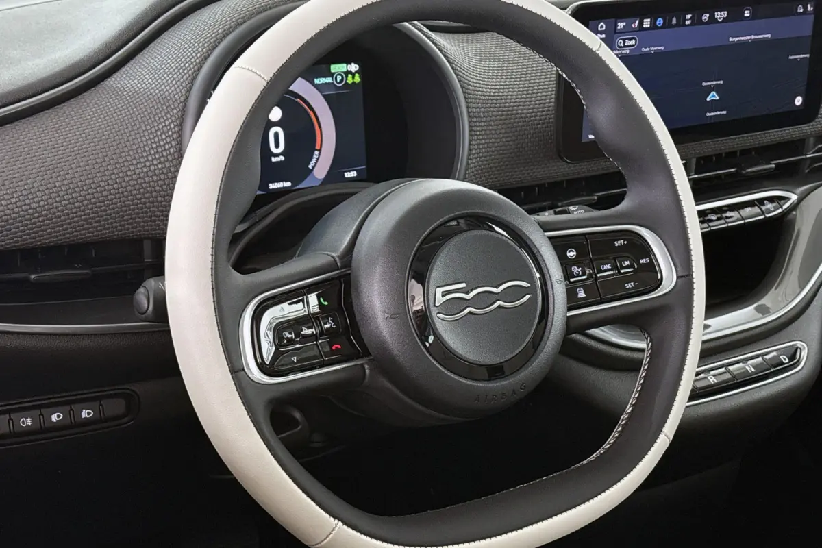 La Prima 42 kWh Pano Leder Stoelverwarming JBL Camera Apple CarPlay