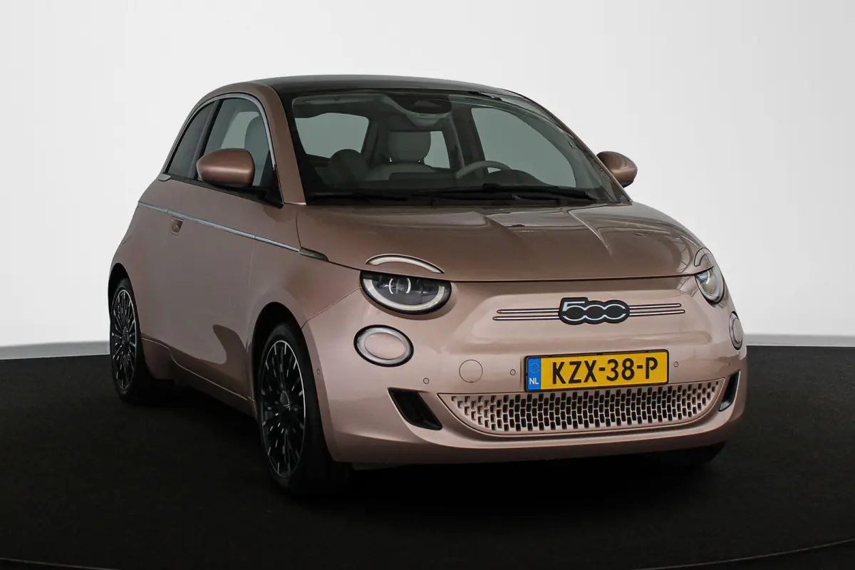 La Prima 42 kWh Pano Leder Stoelverwarming JBL Camera Apple CarPlay