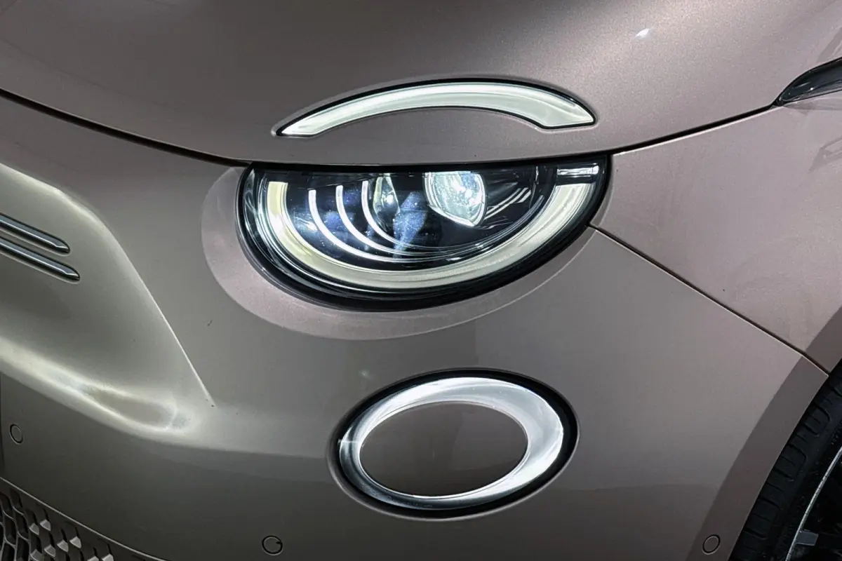 La Prima 42 kWh Pano Leder Stoelverwarming JBL Camera Apple CarPlay