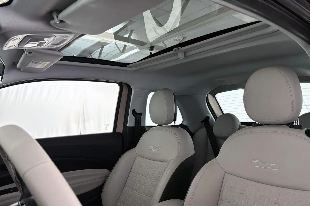 La Prima 42 kWh Pano Leder Stoelverwarming JBL Camera Apple CarPlay