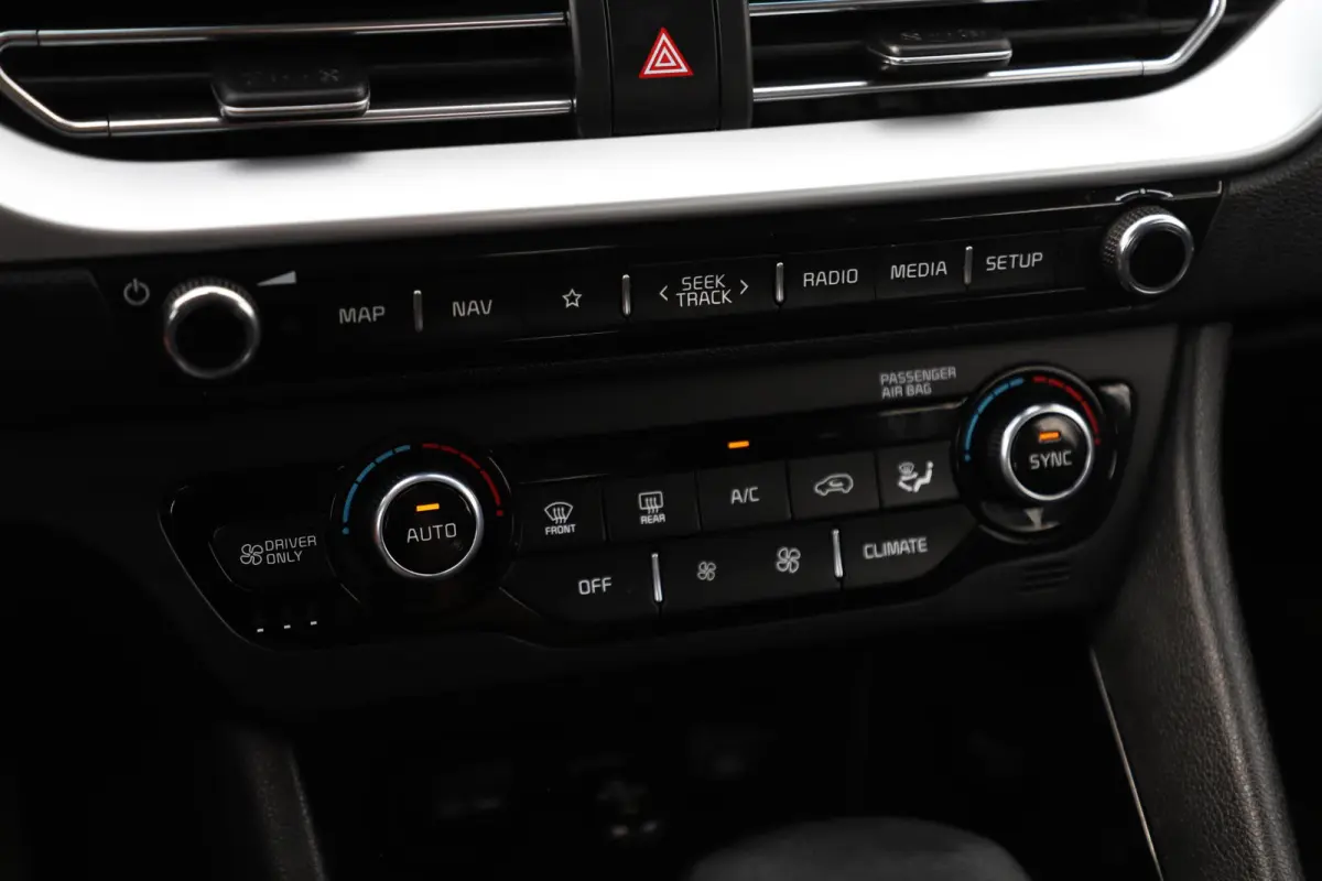 1.6 GDi Hybrid DynamicLine Navigatie Achteruitrijcamera Half Leder Carplay Adaptive Cruise Rijstrooksensor